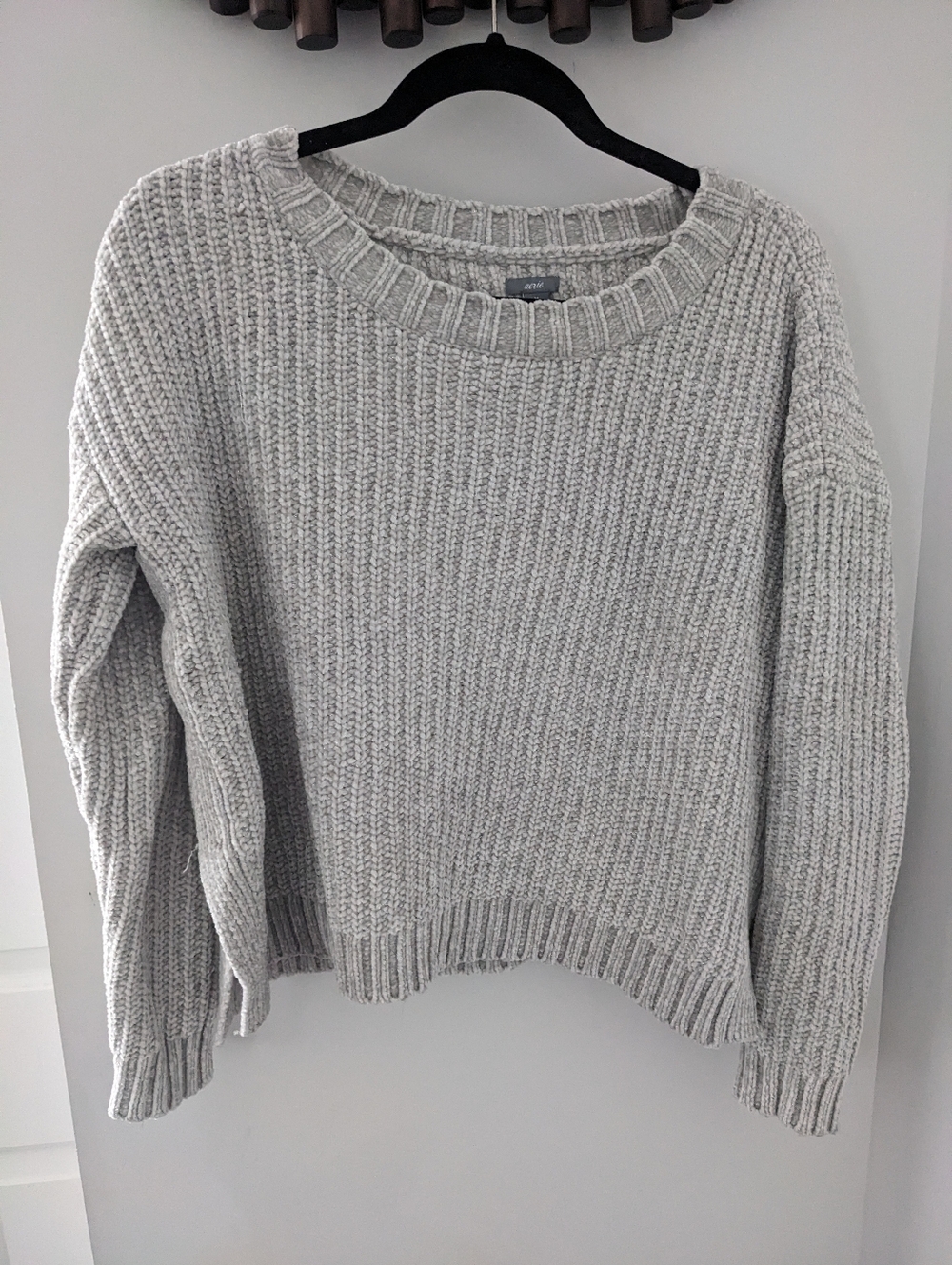 Aerie Women's Light Gray Chunky Chenille Crewneck Sweater - Size US M